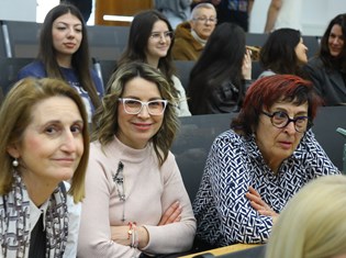 panel_zene37-050326.jpg